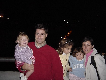 tomsfamily.waterfires.red03aug03.jpg